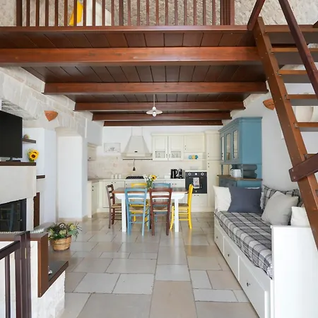 Trullimania Bed and Breakfast Αλμπερομπέλο